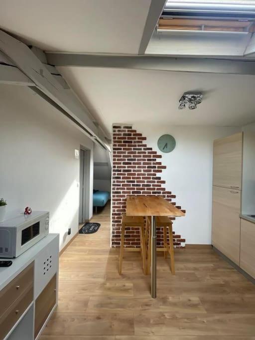 Edouard 2. Logement Complet. Charleville-Mézières Dış mekan fotoğraf