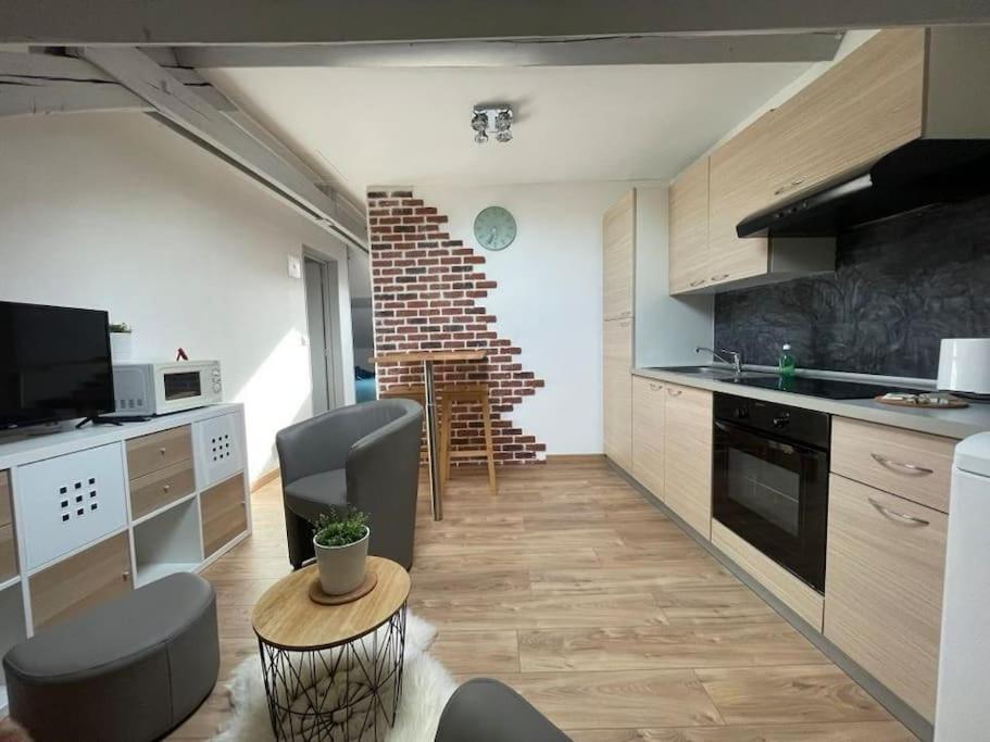 Edouard 2. Logement Complet. Charleville-Mézières Dış mekan fotoğraf