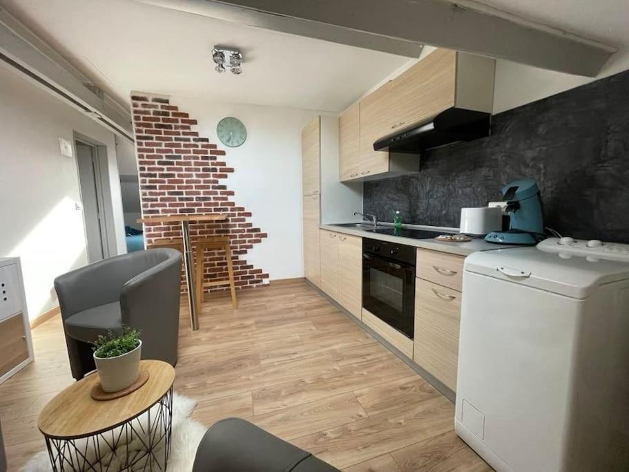 Edouard 2. Logement Complet. Charleville-Mézières Dış mekan fotoğraf