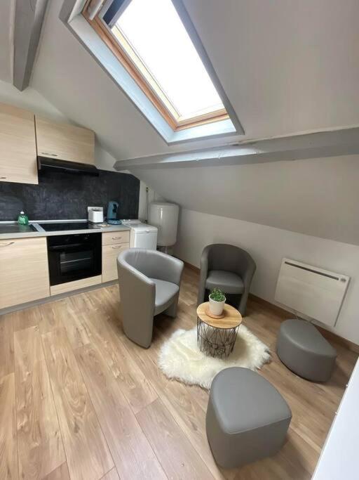 Edouard 2. Logement Complet. Charleville-Mézières Dış mekan fotoğraf